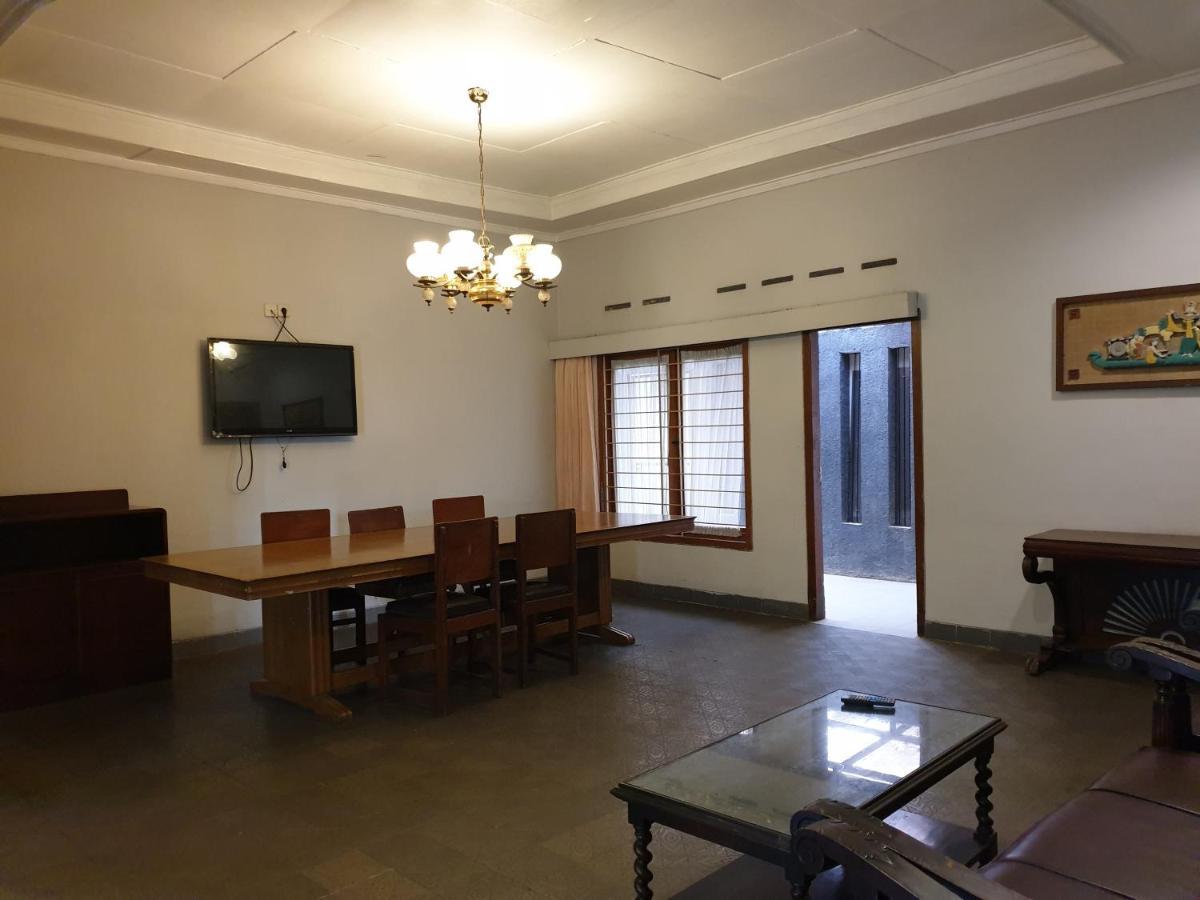 Yehezkiel Hotel Lembang Mitra Reddoorz Luaran gambar