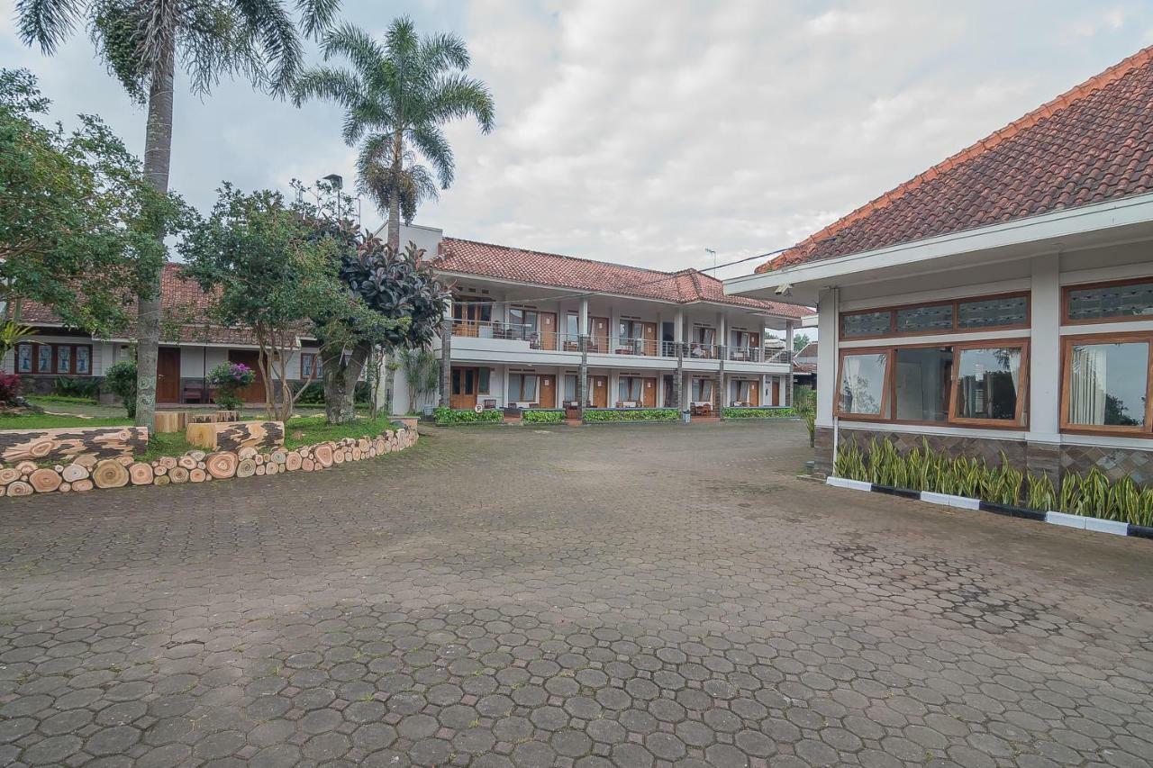 Yehezkiel Hotel Lembang Mitra Reddoorz Luaran gambar